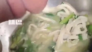 新手在POV口交中接受大鸡巴并吞下大量精液
