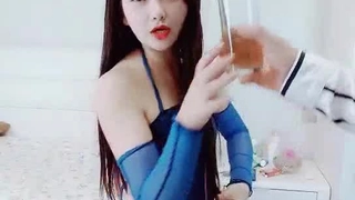 沈先生探花約了個黑衣妹子啪啪，穿上黑絲撕襠抬腿側入猛操，搞完休息下再第二炮