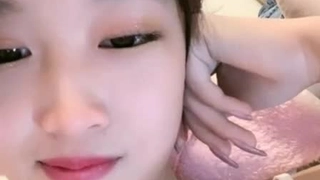 两个大奈子烧鸡在浴室被爆操