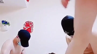 一男三女划拳赌脱衣服脱的差不多然后3P互相操起来