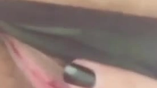 小少妇嫌弃屌太臭了，实在口不下去