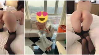 露脸，呻吟，戴眼镜的骚同事背着老公在她家偷情