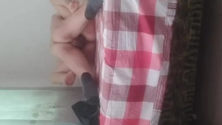 [在线]美乳大波学生妹刚发育好雪白的咪咪好红嫩，还是鲍鱼肥逼干的女孩直叫疼！