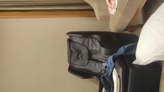 饥渴的继母想在她的第一次约会前先干个痛快