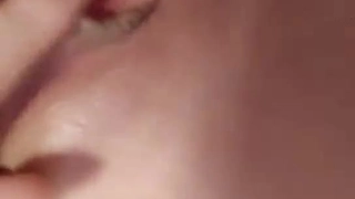 ?? 很正的小少妇丝袜露脸情趣装真骚，口交大鸡巴激情上位这屁股真诱人，淫声荡语各种抽插让小哥草的神魂颠倒