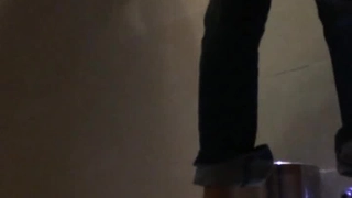 专约老阿姨，母子乱伦大戏每晚不间断，直播间呼声最高，白嫩娇小姐姐回归，窗边啪啪，也不怕被外面看到
