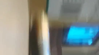 继父的初夜惊喜:哥伦比亚大学女孩强烈的肛交体验
