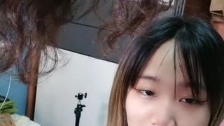 【爱情故事】良家少妇，今天拿下酒店开房，逼太紧，干完套子都掉在里面
