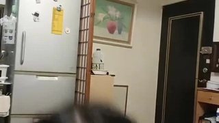 大哥就是会享受，玩着电脑吸着烟享受胯下骚逼的口活，脱光后电脑前各种抽插爆草小骚逼，浪叫不止最后浓精射脸